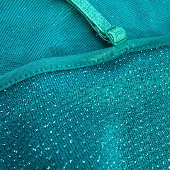 Womens Metallic Tank Top Size Xs Express Teal Green Silver Shimmer Going Out Top - Picture 9 of 10